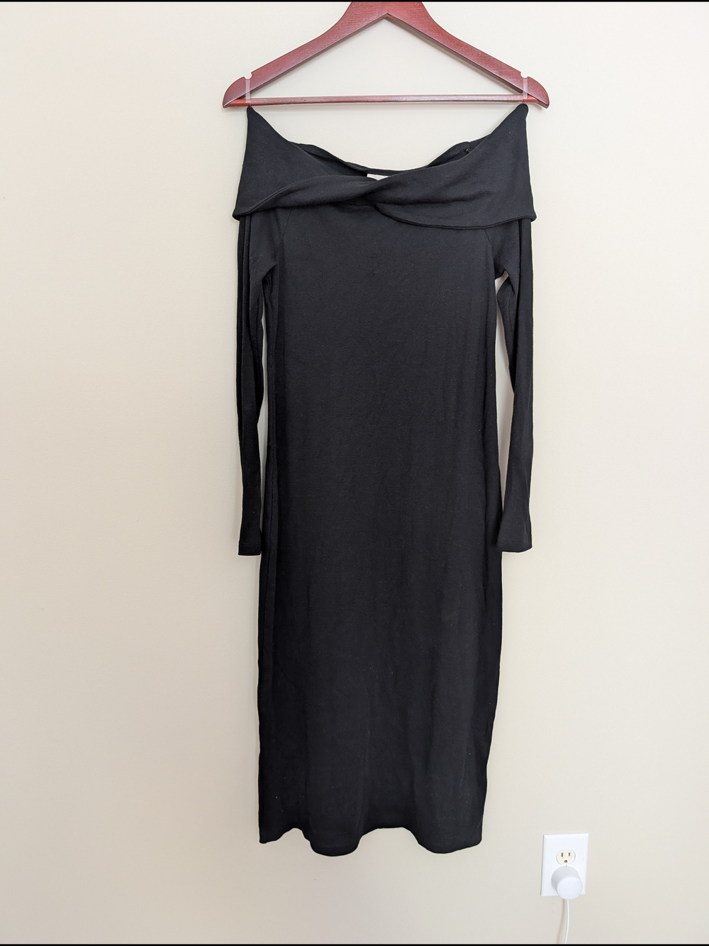 Universal Thread Black Off-Shoulder Long Sleeve Midi Dress